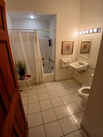 Big and clean bathroom