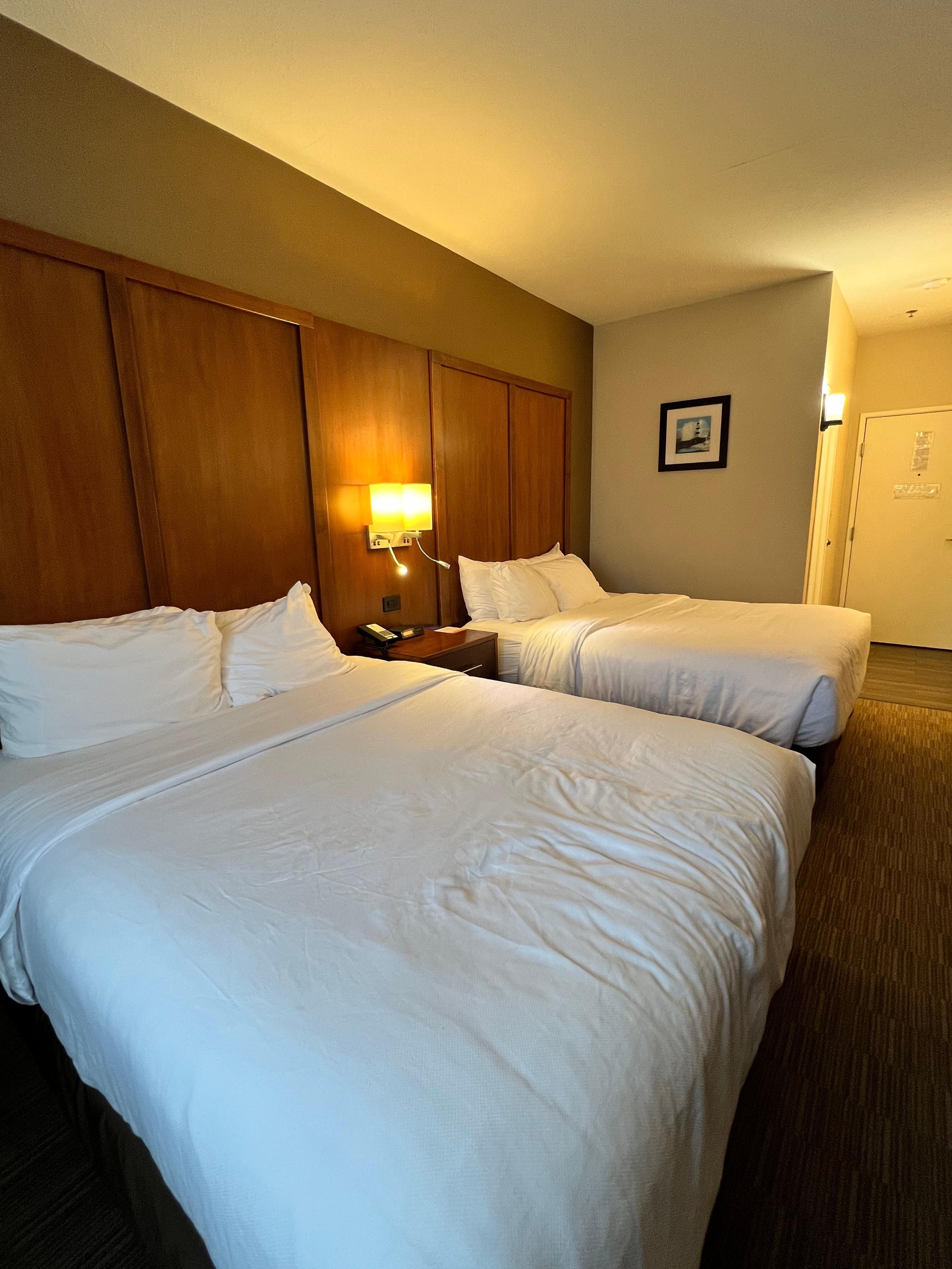 Queen room