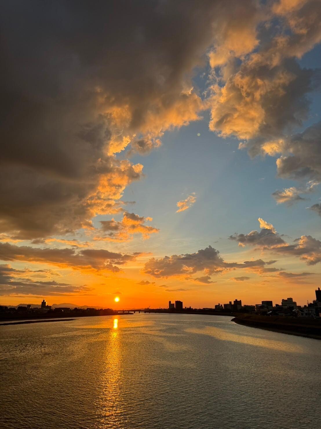 テラスから見える夕焼け
