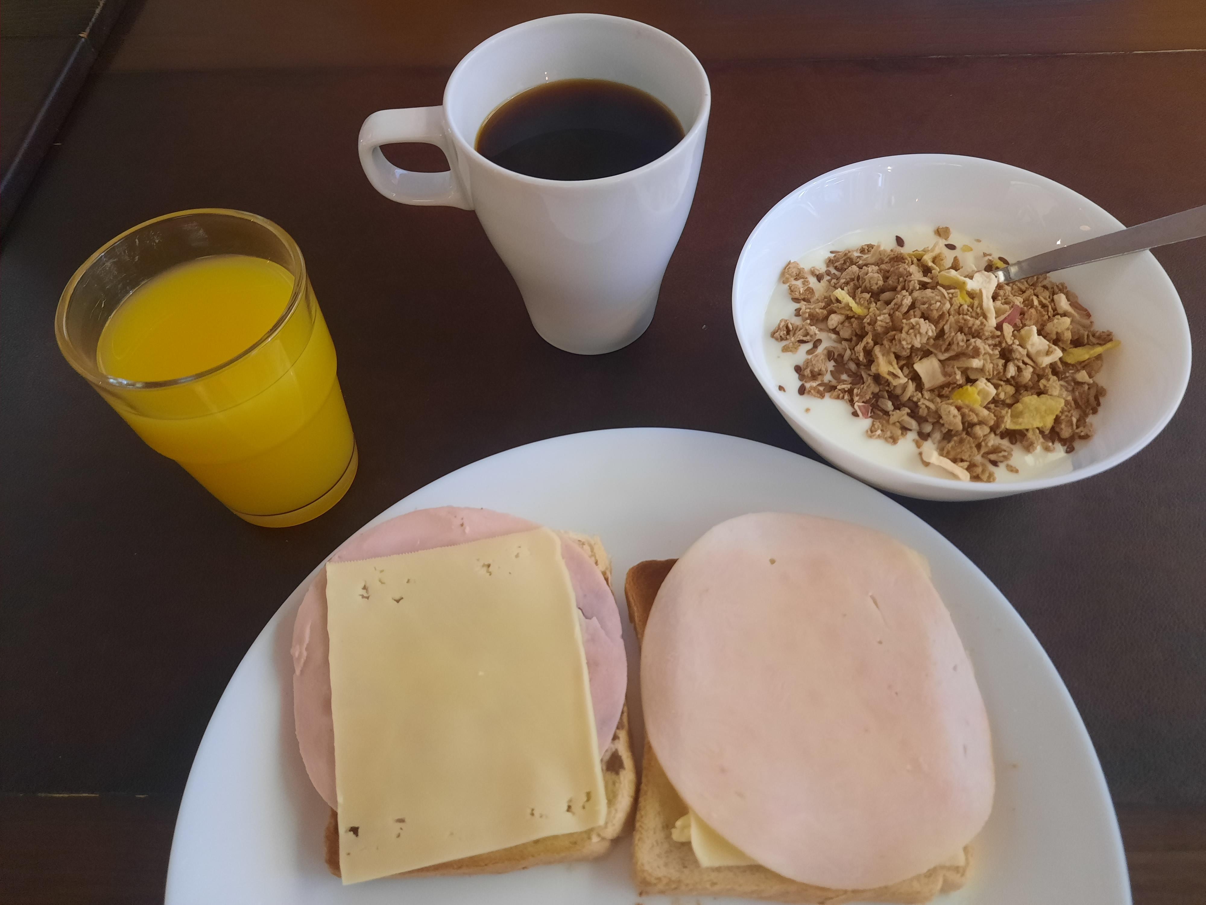 Hintansa arvoinen ja tuoretta