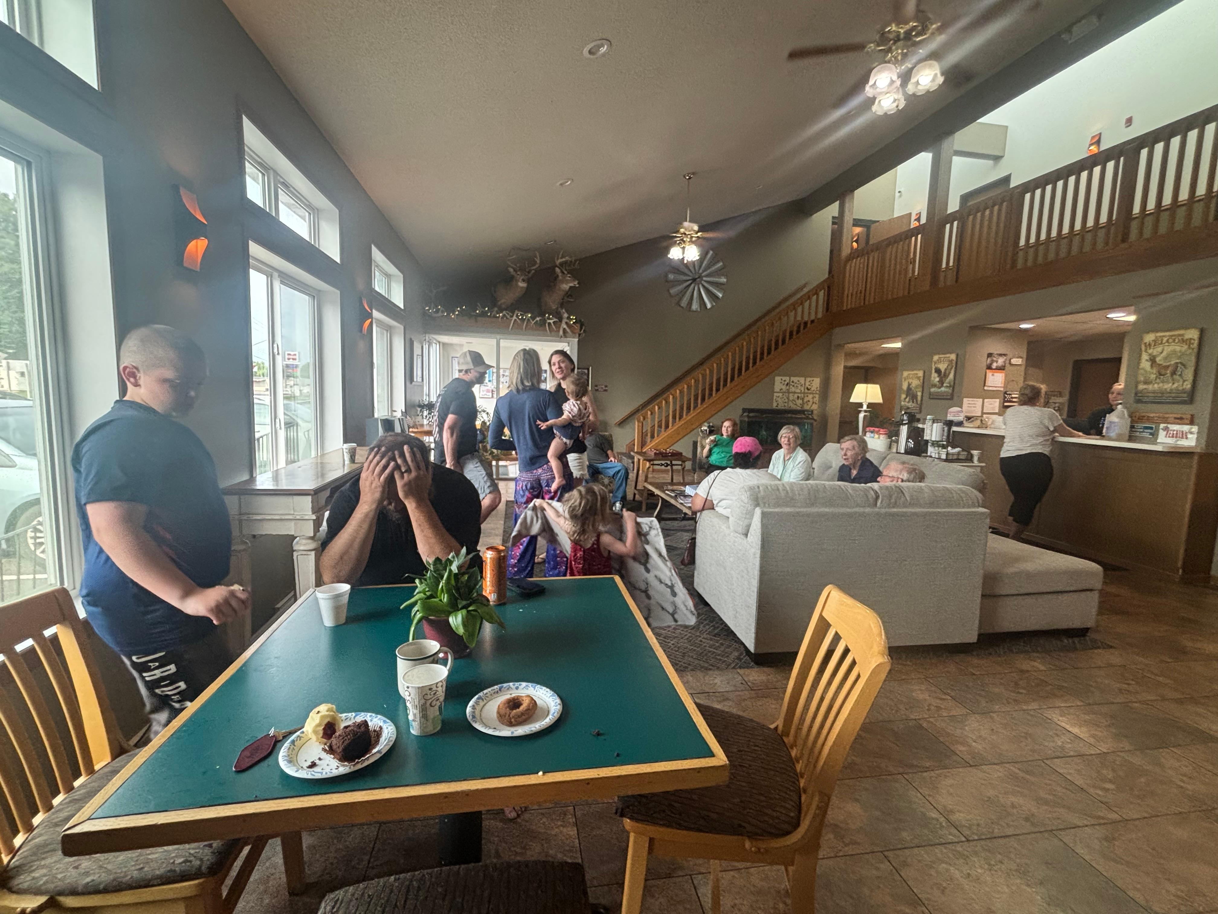 Lobby/ breakfast area 