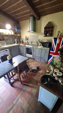 Livingstone room kitchen