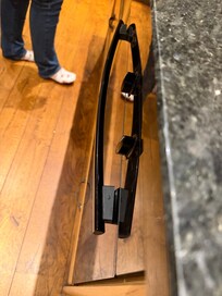 The only electric oven with the wobbly door handle