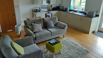 Living area just as shown in the Vrbo advert.