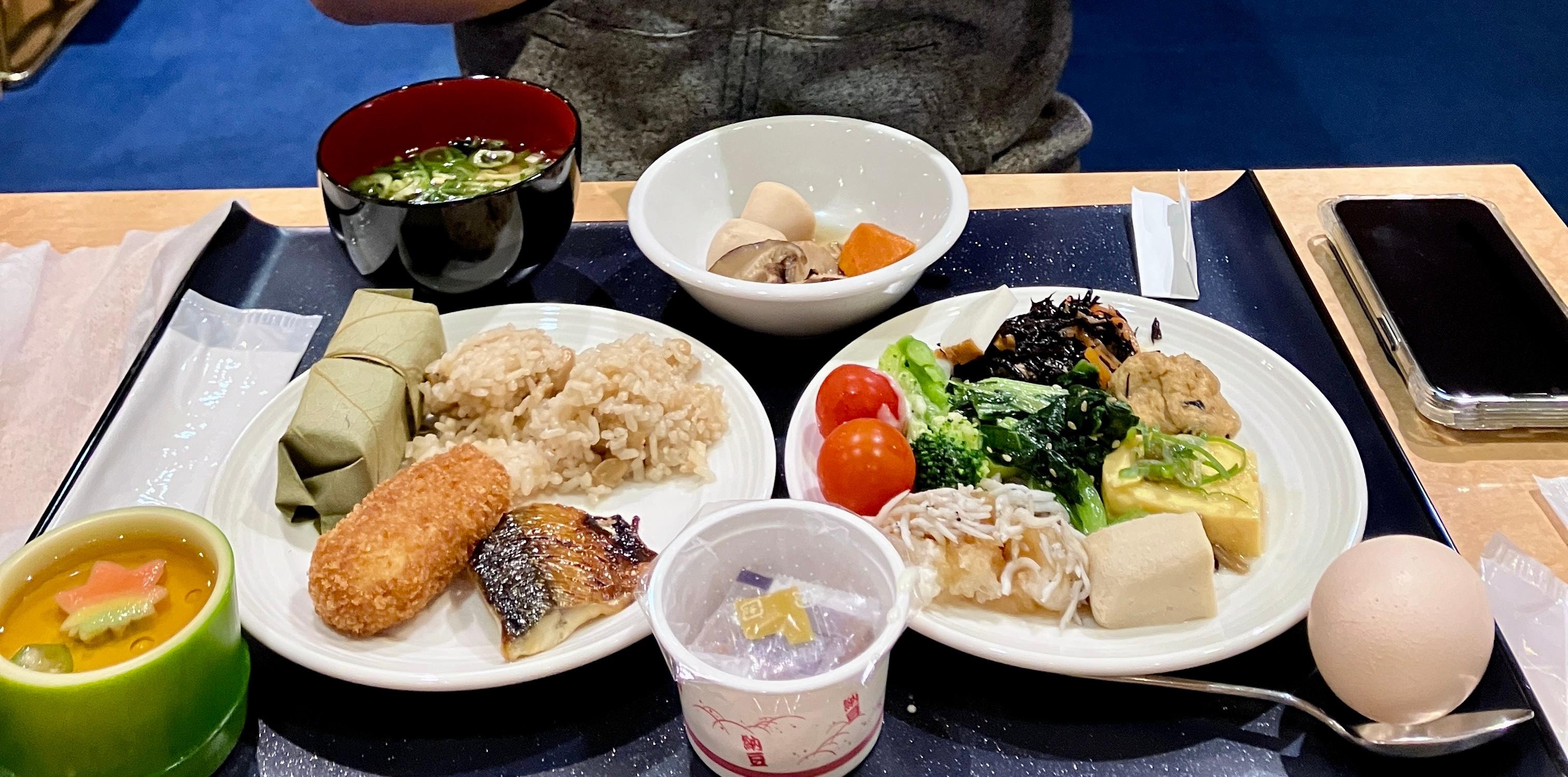 朝食は美味しく品数も豊富。ぜひ召し上がってください。