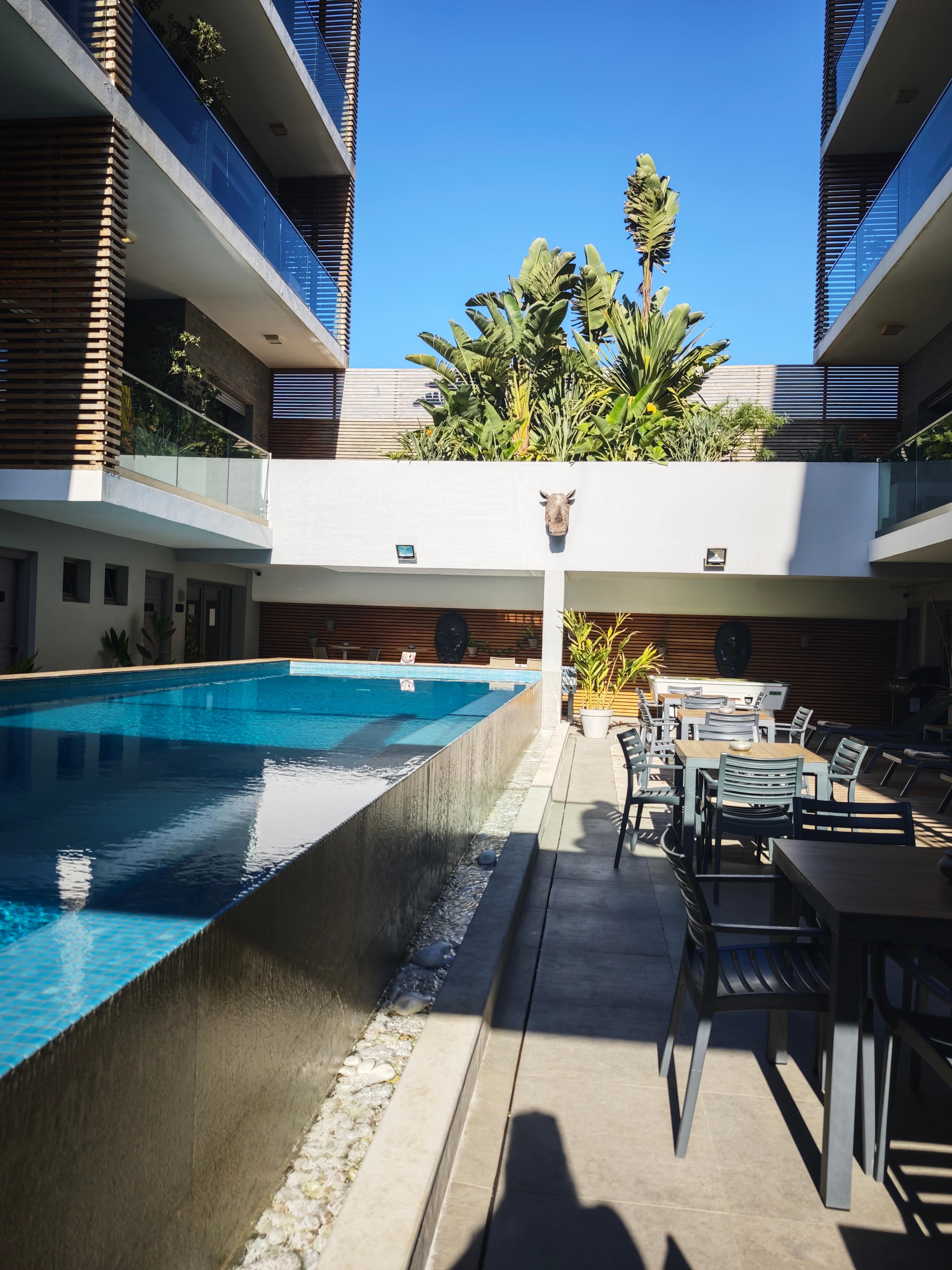 Terrasse de la piscine