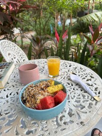 Smoothie bowl breakfast