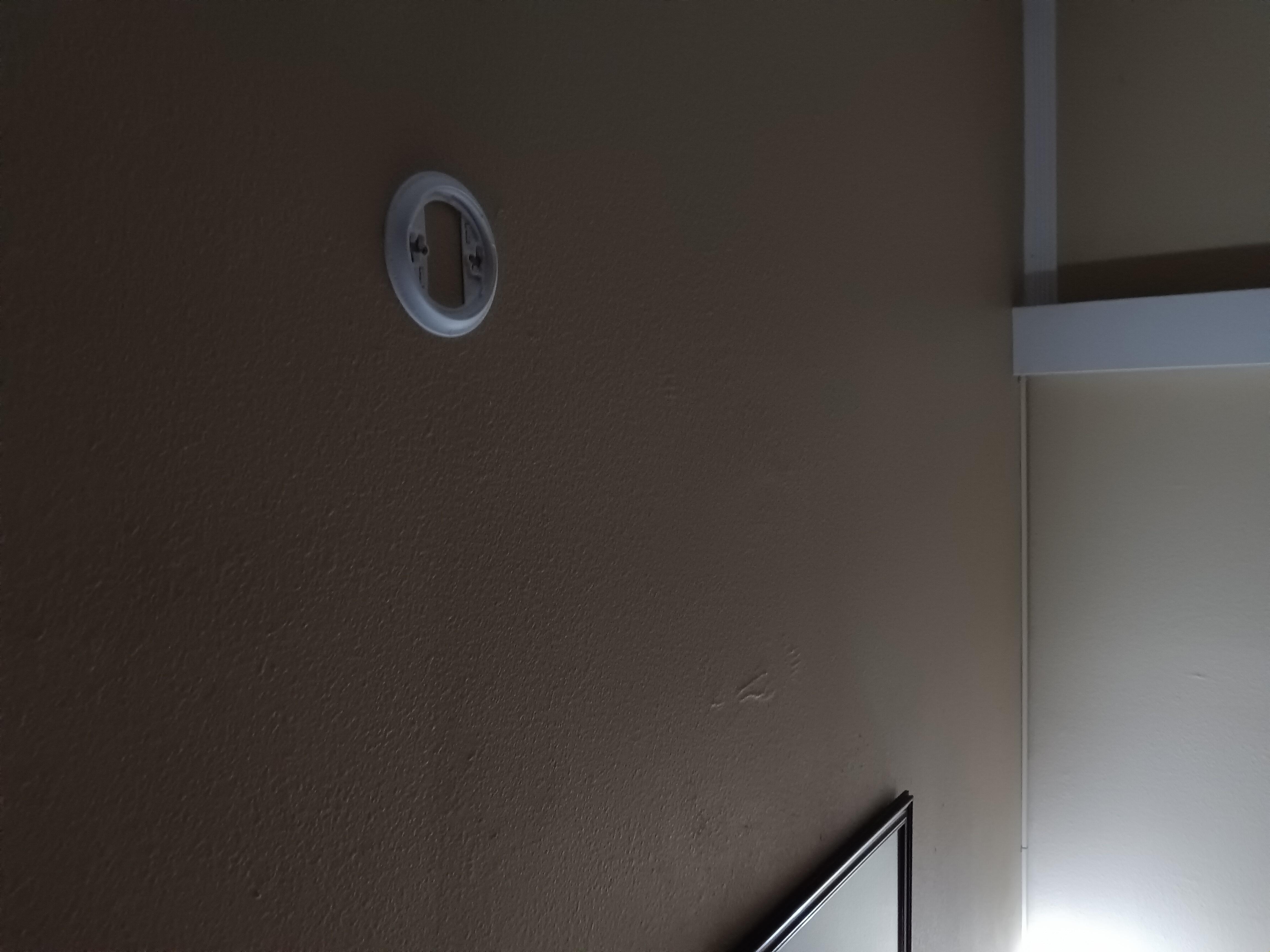 No smoke detector.