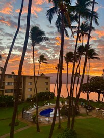 Morning sunrise from our lanai.