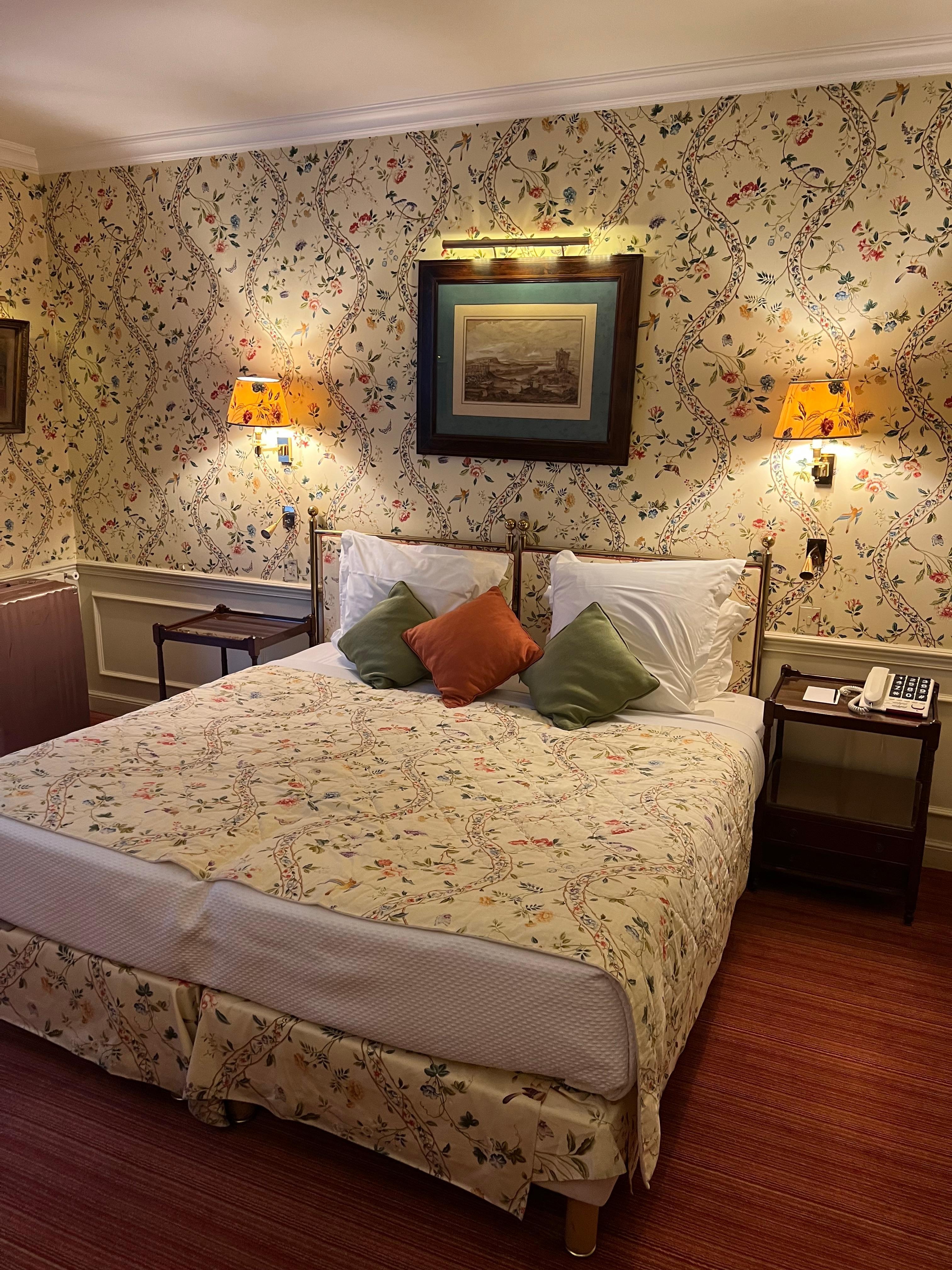 Room #3 - lovely large room with a connected sunroom overlooking garden