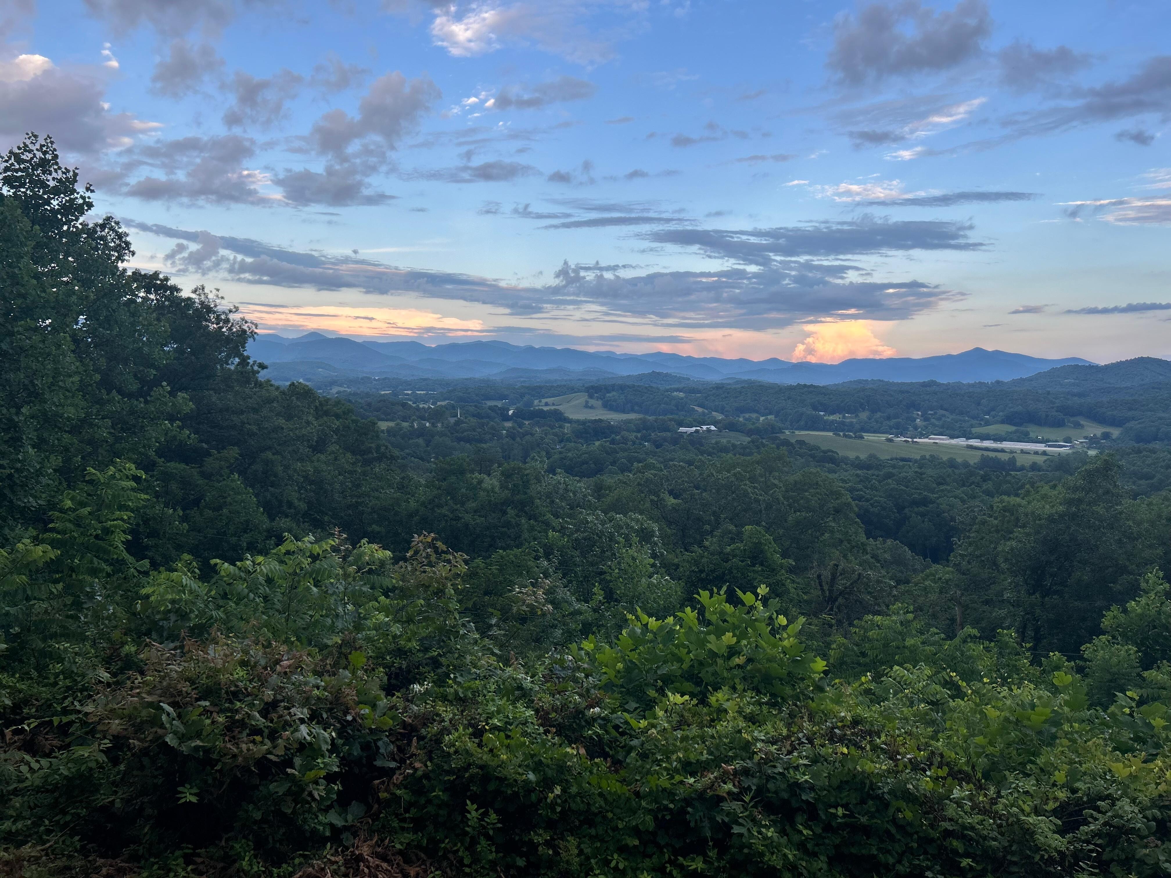 Sunset over the valley 