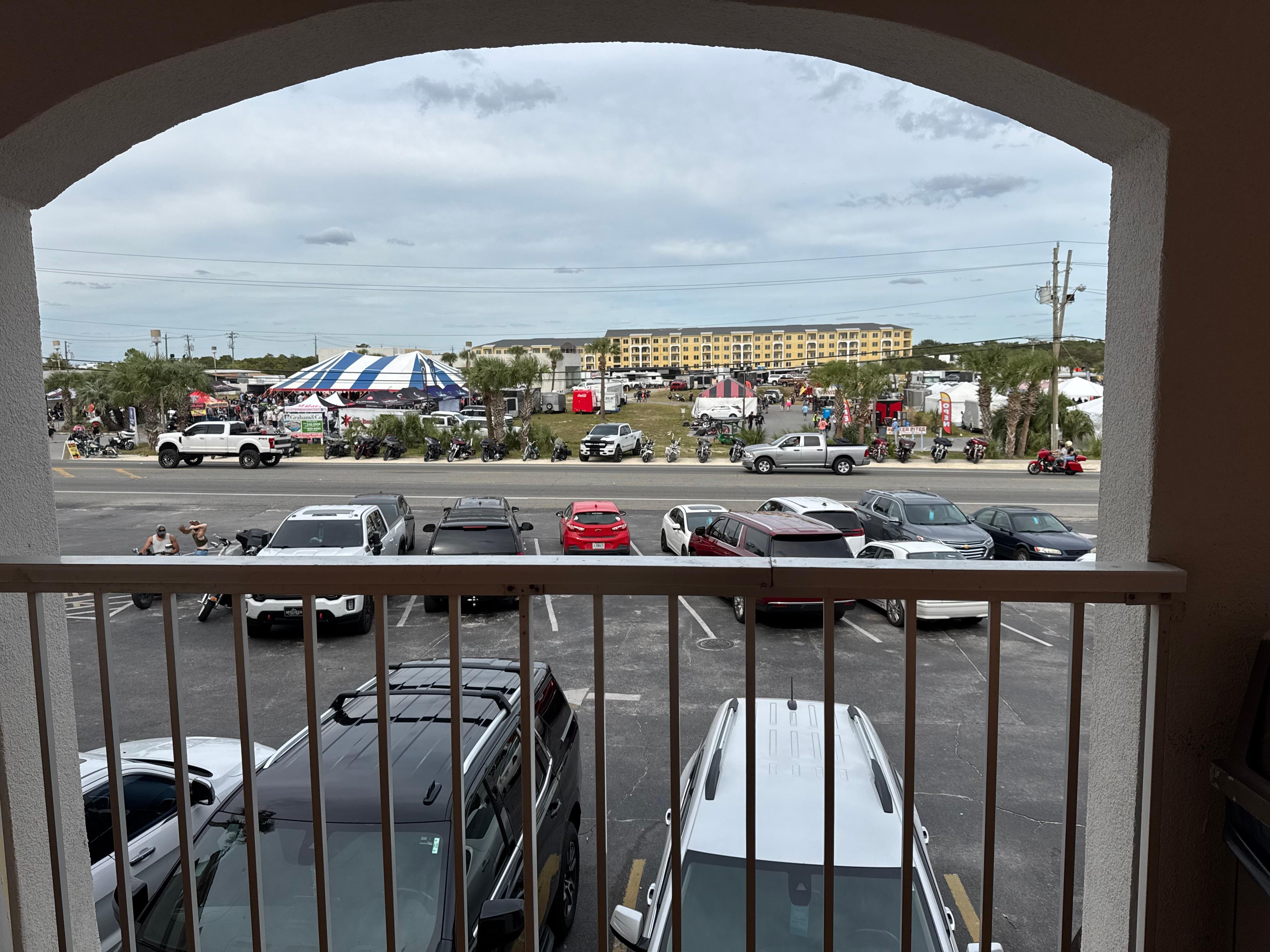 Front view of all the noisy bikers 