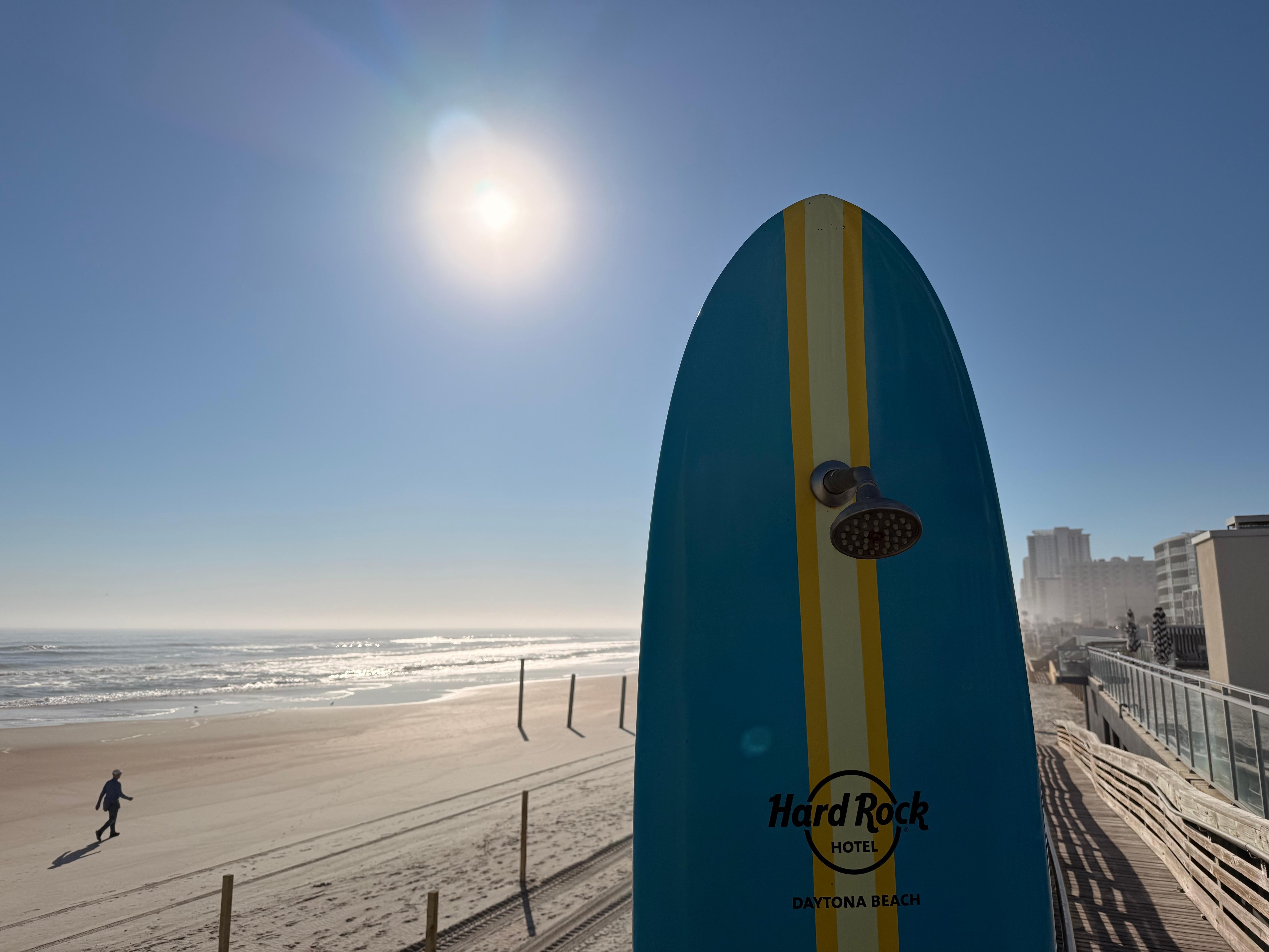 Dusche am Strandausgang. 