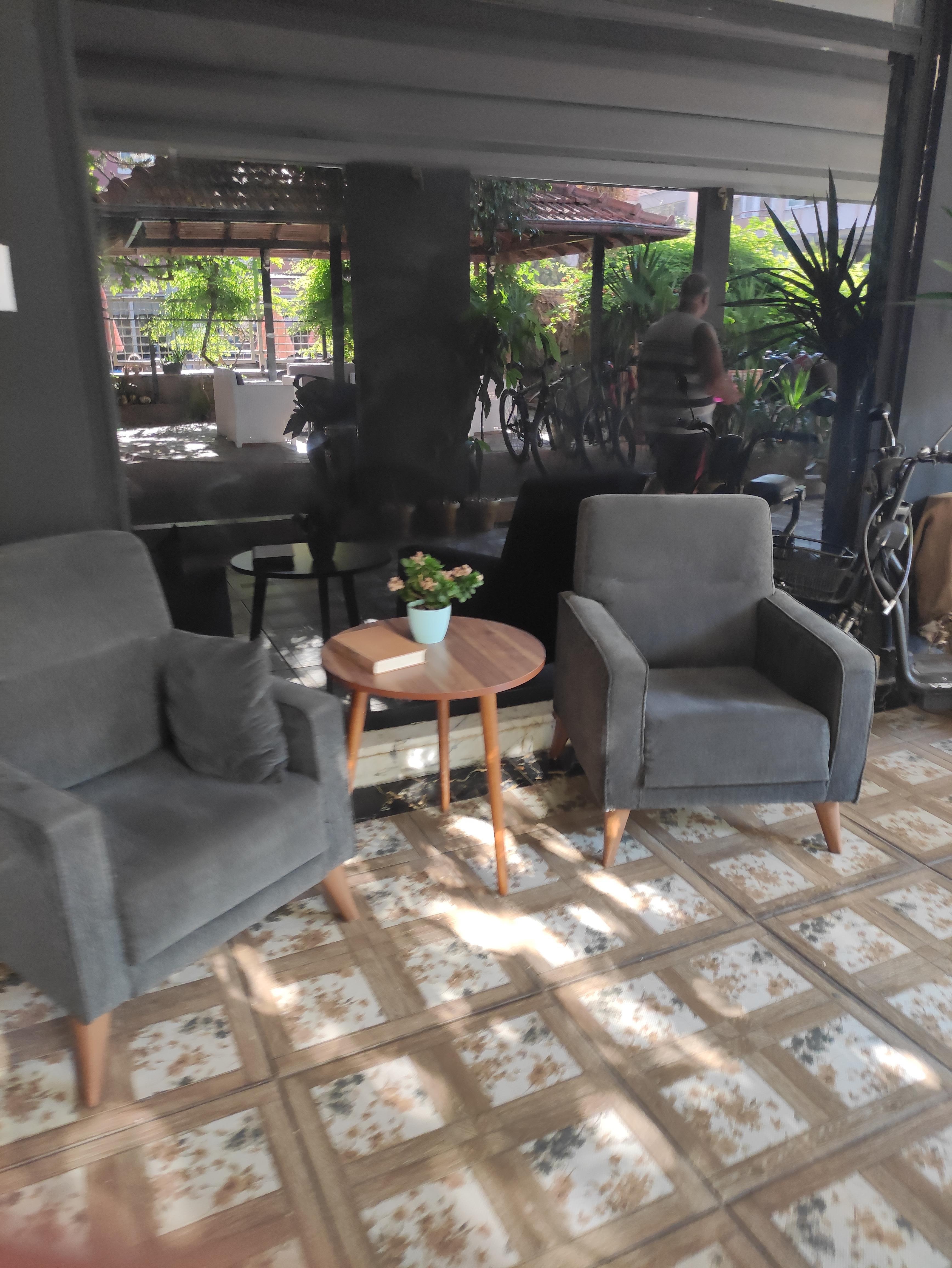 Otel bahcesi
