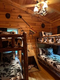 The kids room was perfect for our families 4 cousins! Even had a sitting room / loft with TV just outside the bedroom for them.