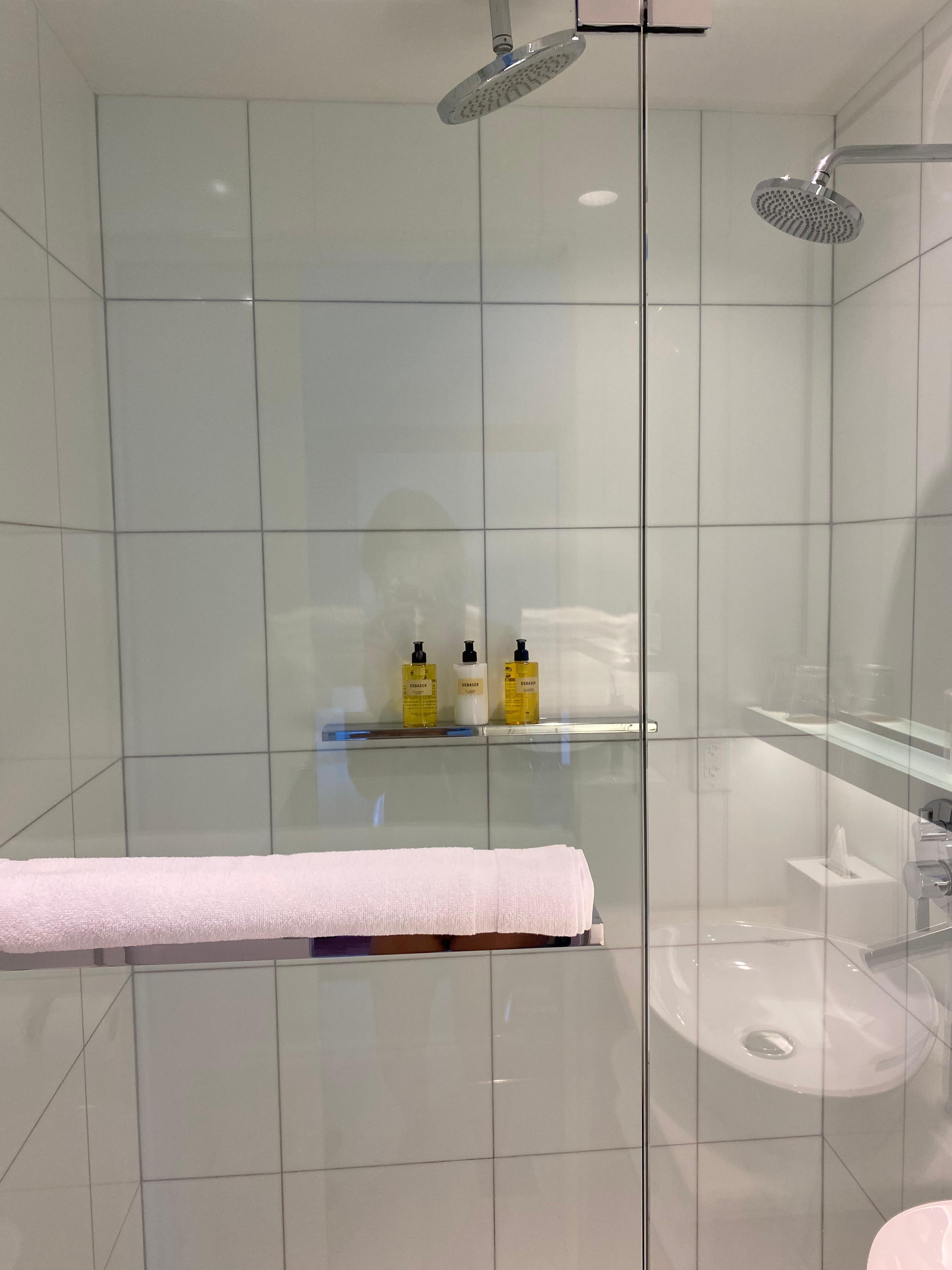 Loved the shower head !!!
