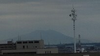 遠方に見える筑波山