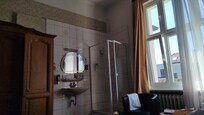 Zimmer mit Dusche