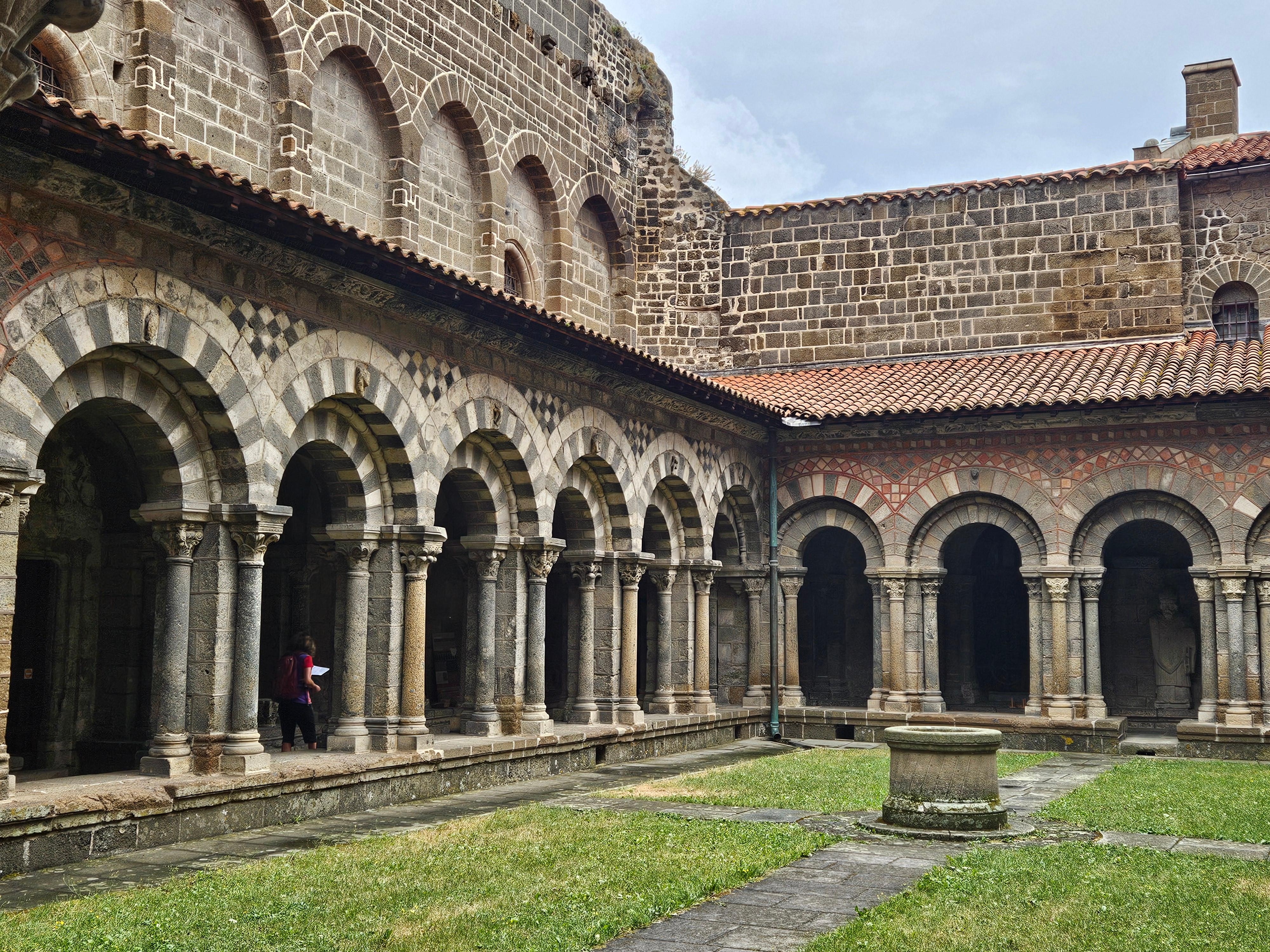 Le cloître de la cathédrale. 