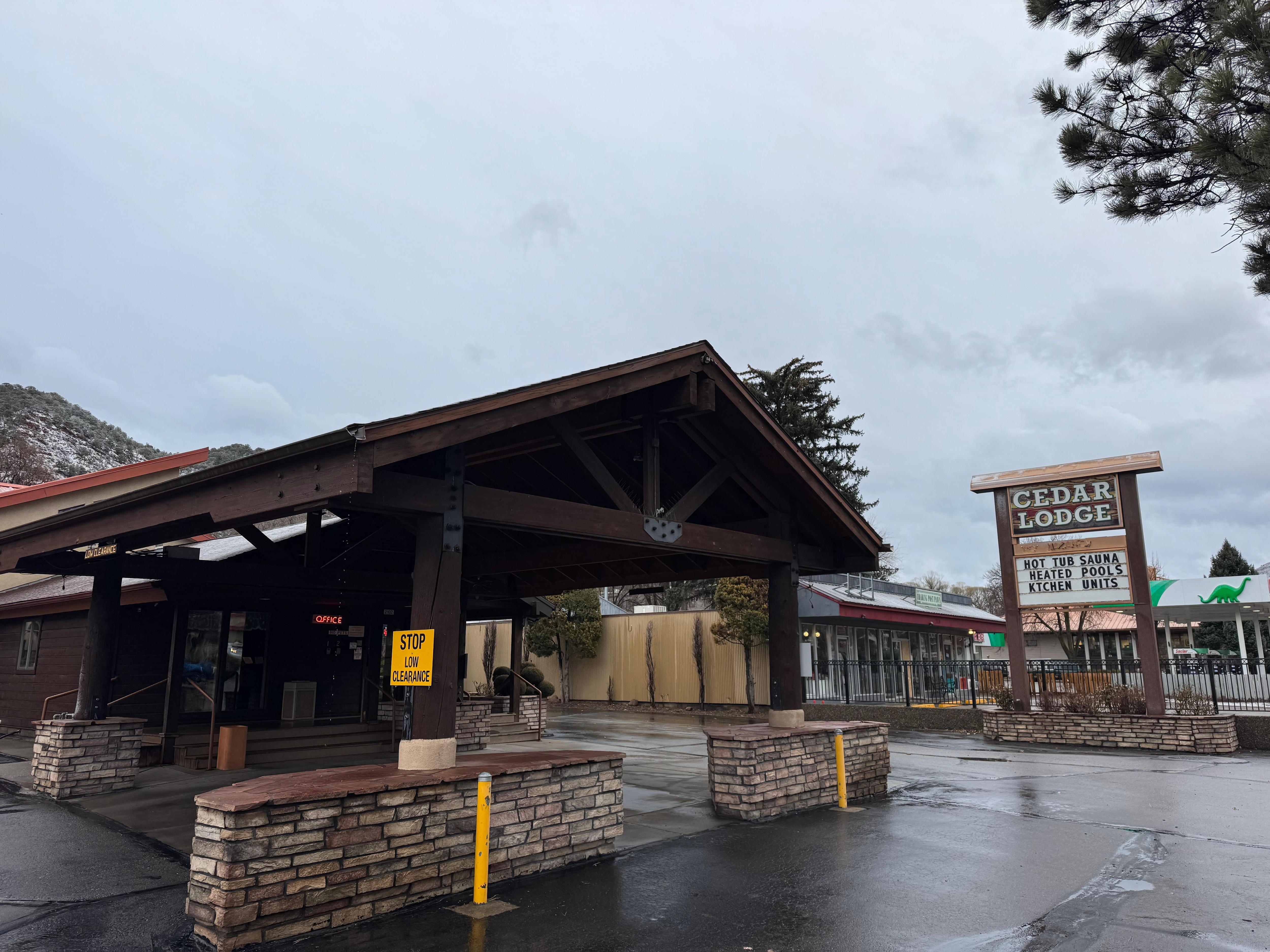 Office.  Next to diner, Starbucks across the street.  Close to large grocery store and pharmacy.