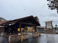 Office. Next to diner, Starbucks across the street. Close to large grocery store and pharmacy.