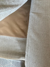 Dreck zwischen den Sofa Polster