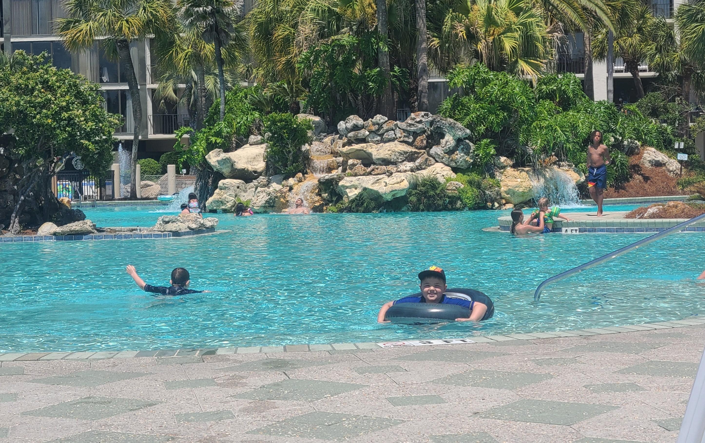 Huge pool, great for all ages