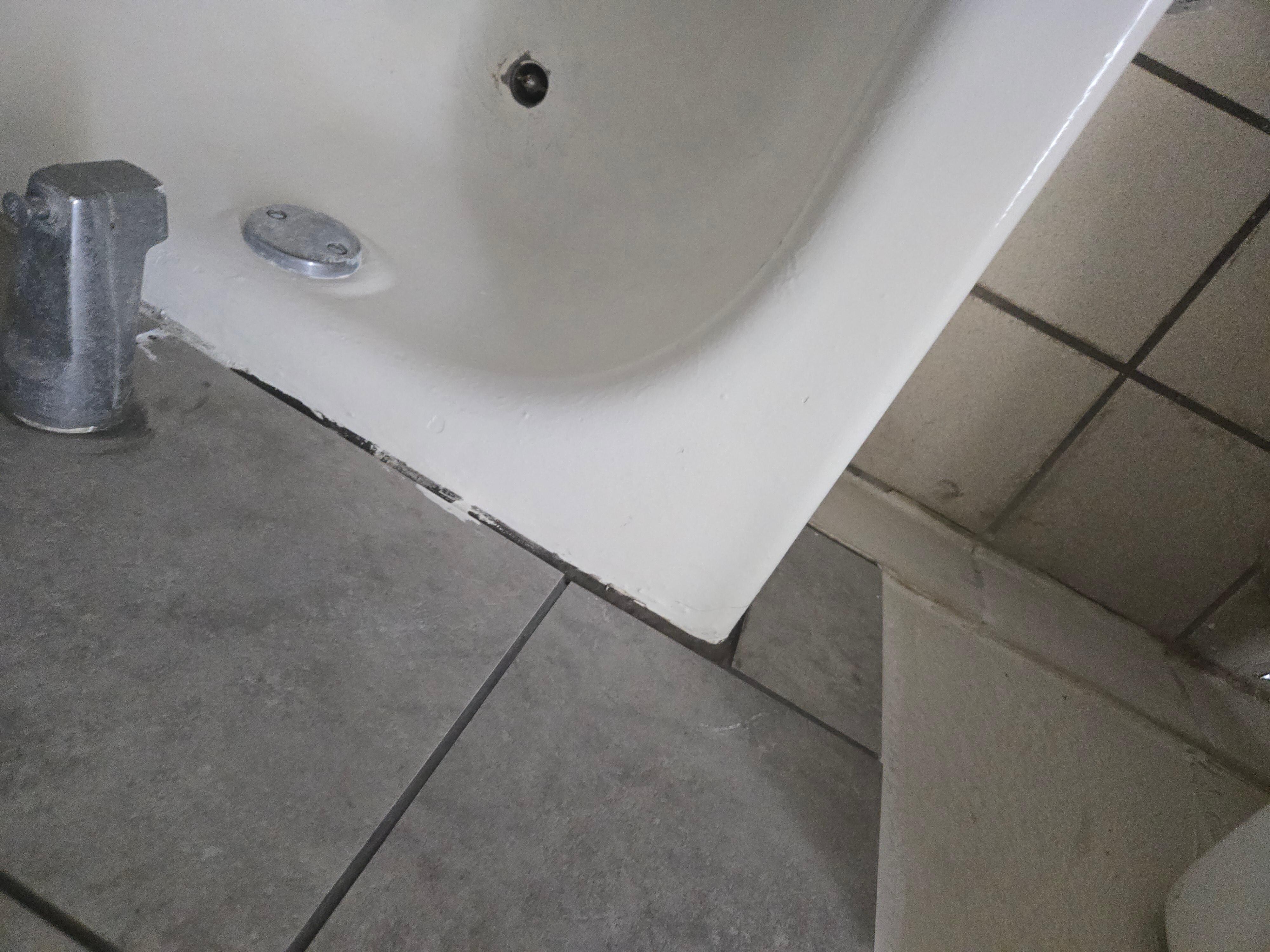 Again no caulk so it looked bad 