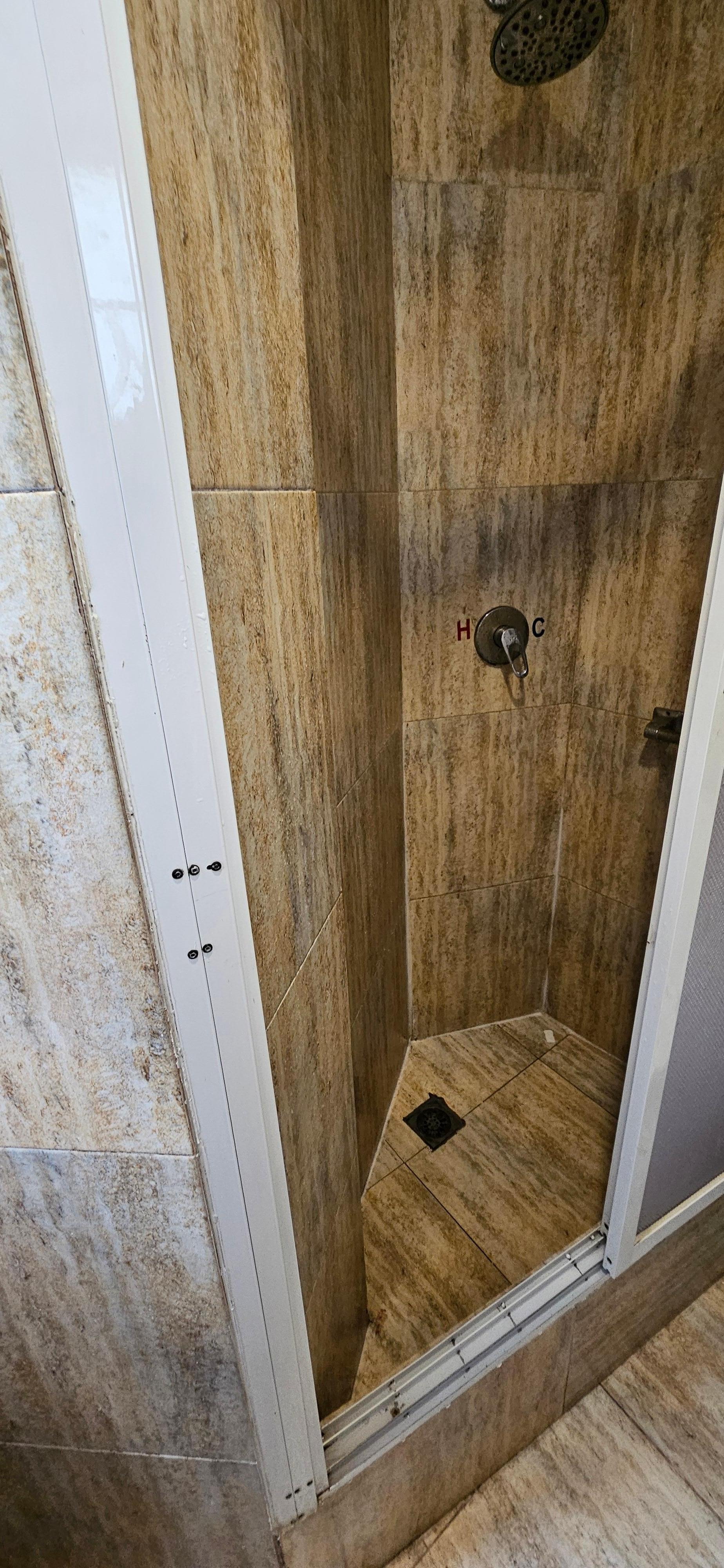 Tiny shower 