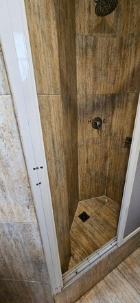 Tiny shower