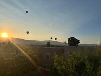 Great views with hot air balloons every morning from the upstairs patio!