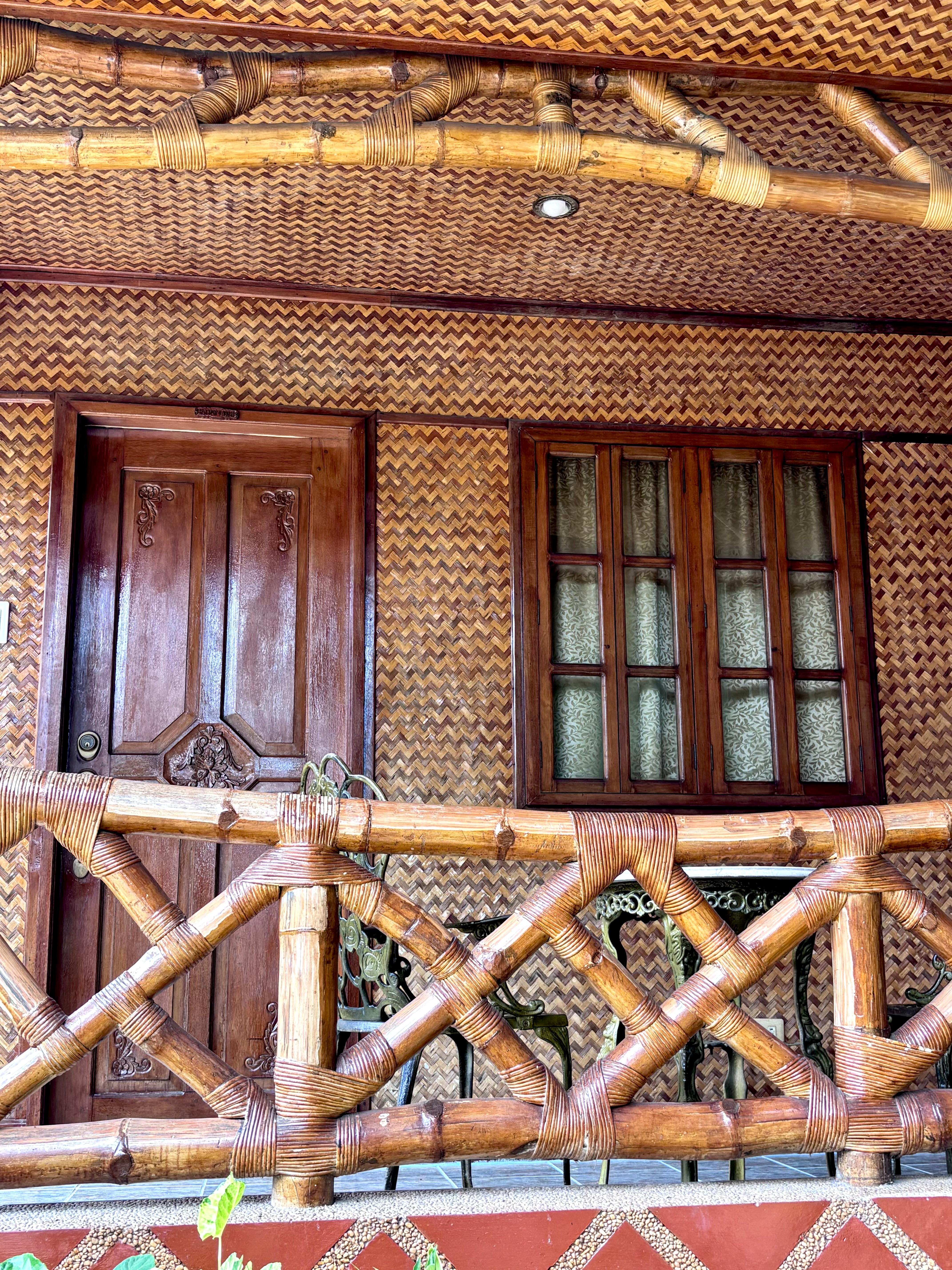 I agree with this statement in the restaurant/bar. 