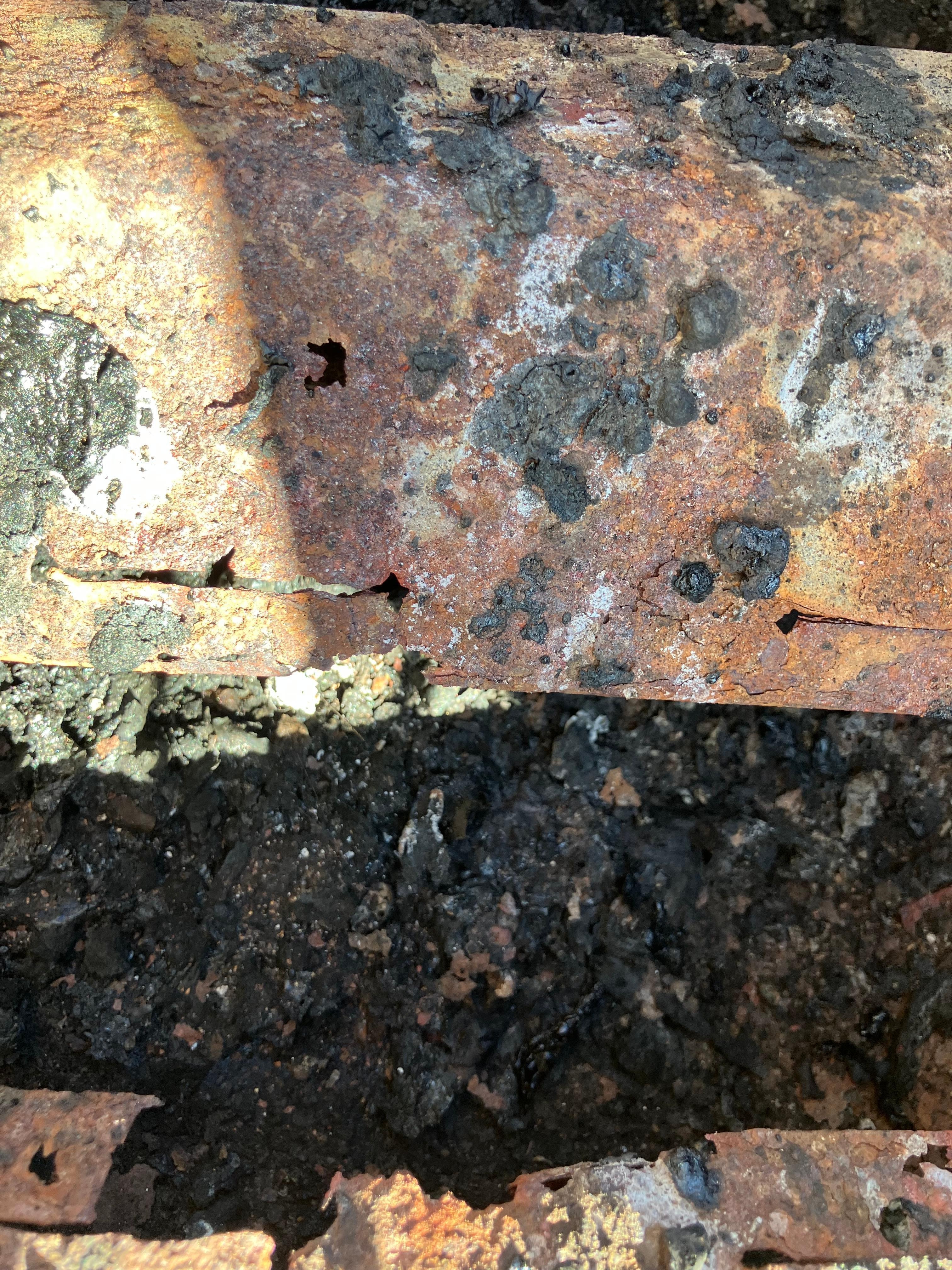 One pic of nasty rusted dirty grill