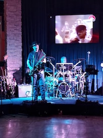 The Incohoots Band was awesomeness all in a 4 piece band with extras like a violin and saxophone!