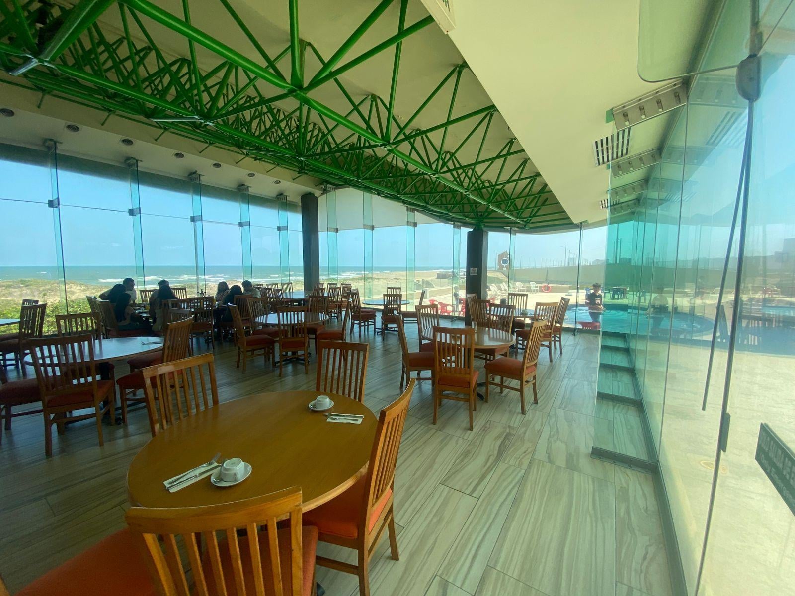 Vista de la playa desde el restaurant