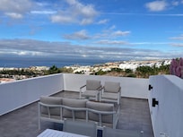 Blick von der wirklich großen Terrasse