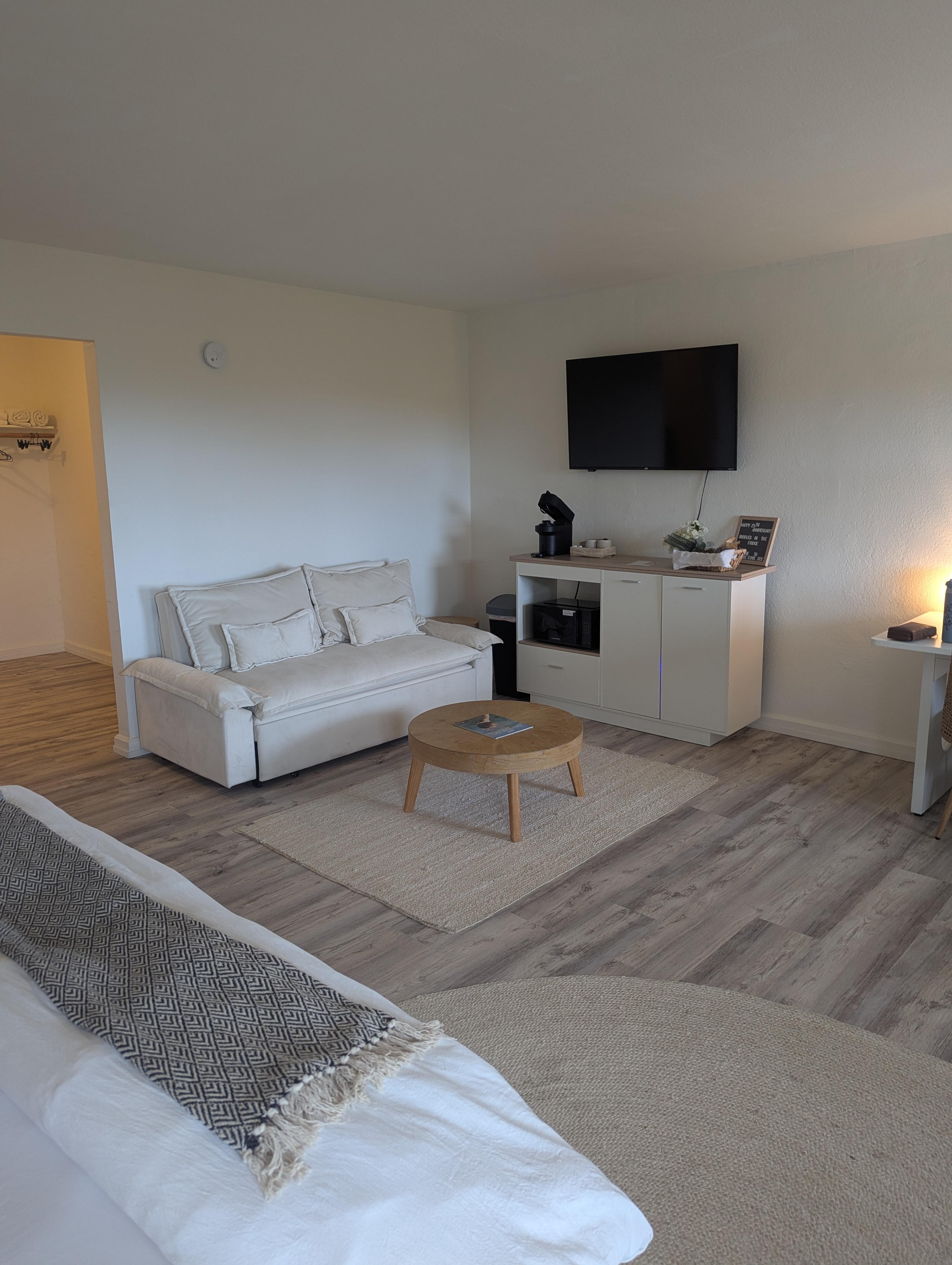 Spacious clean area to sit