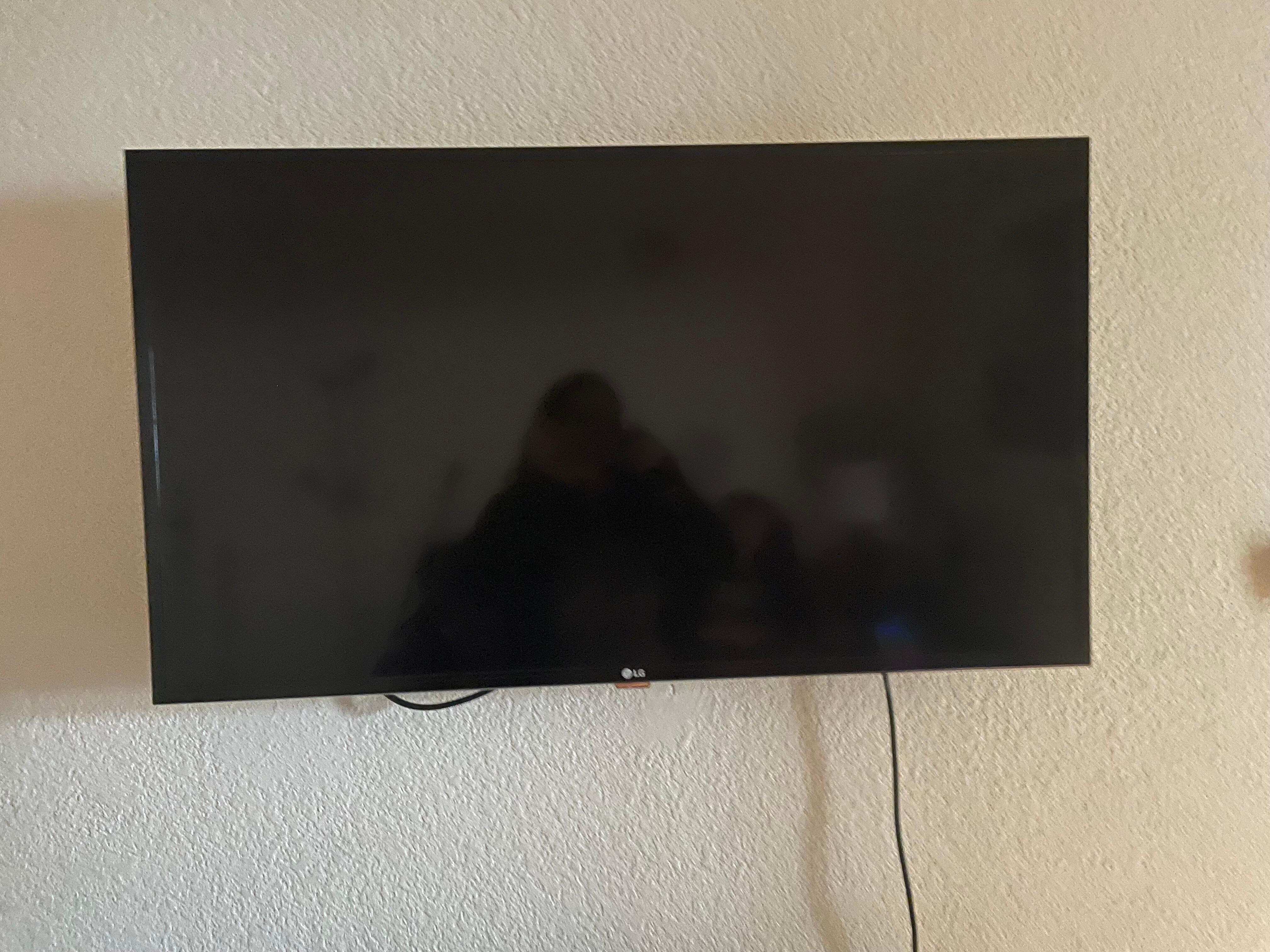 Their idea of a large flatscreen. Not to mention there is no WiFi as they advertise 