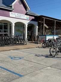 Blue mountain bakery - great pastries and cinnamon rolls. Lunch items as well.