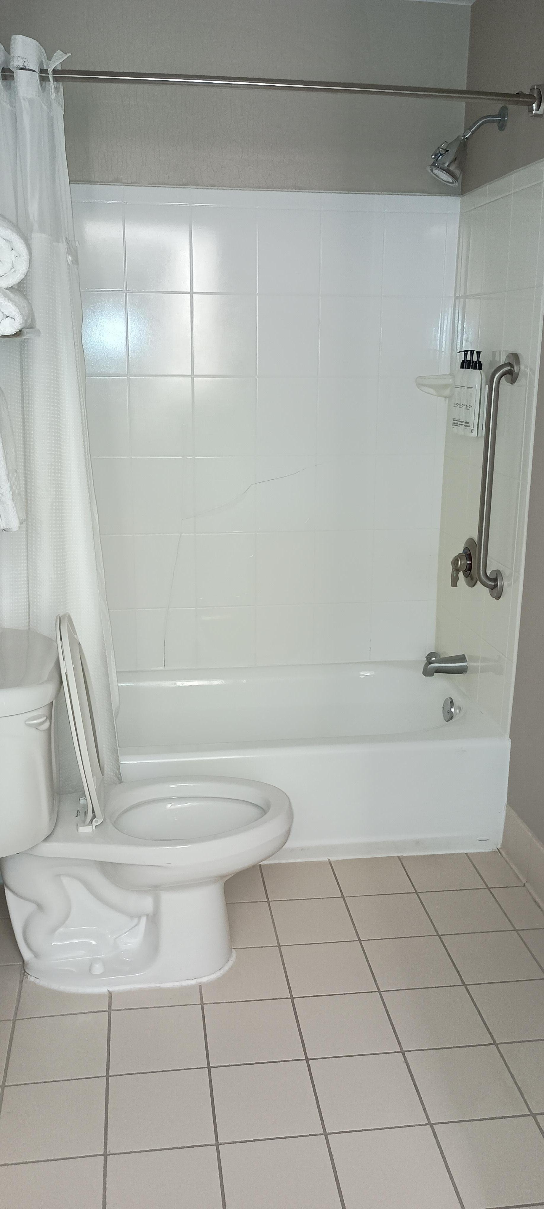 Clean bathroom with plenty of towels 