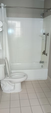 Clean bathroom with plenty of towels