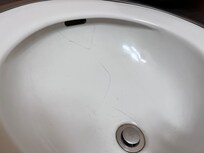 Broken sink + hair