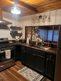 Well-stocked kitchen - again beautifully decorated.
