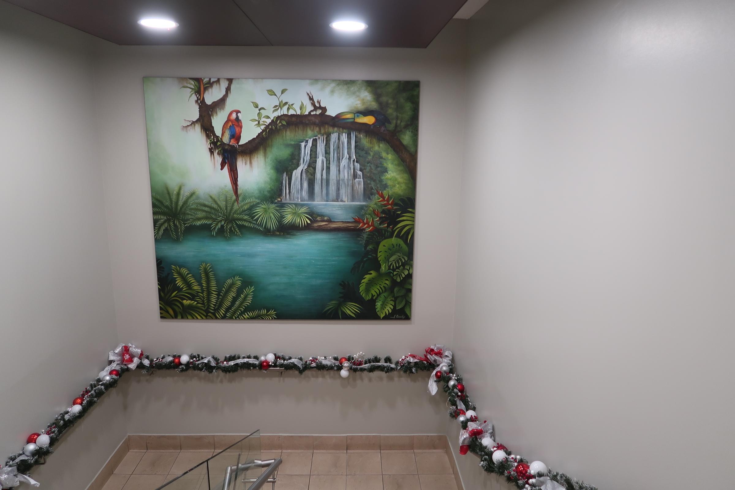 階段の踊り場にはコスタリカらしい絵がありました。