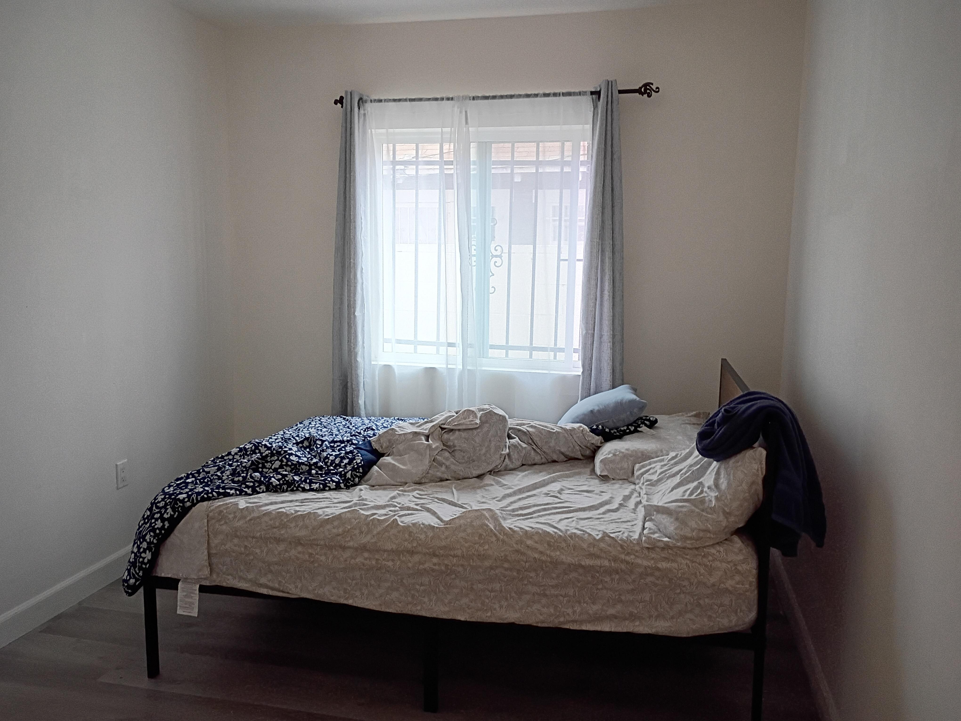 Chambre simple de luxe. Je n'ai jamais vu de ma vie une chambre pareille