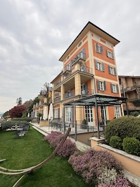 Room 106 is that first floor covered patio breakfast room below