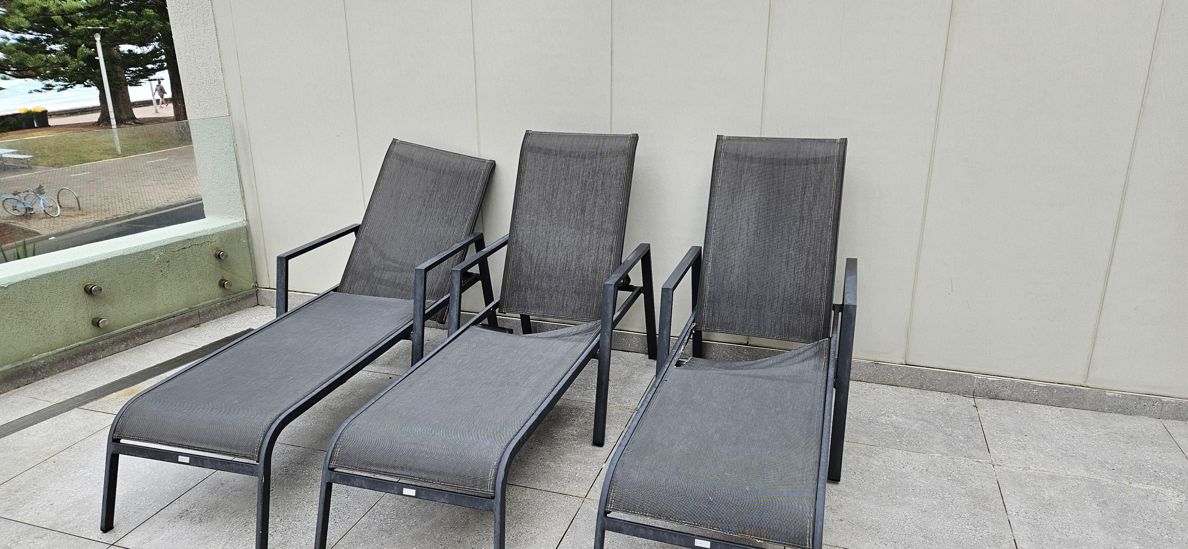 Broken lounge chaird