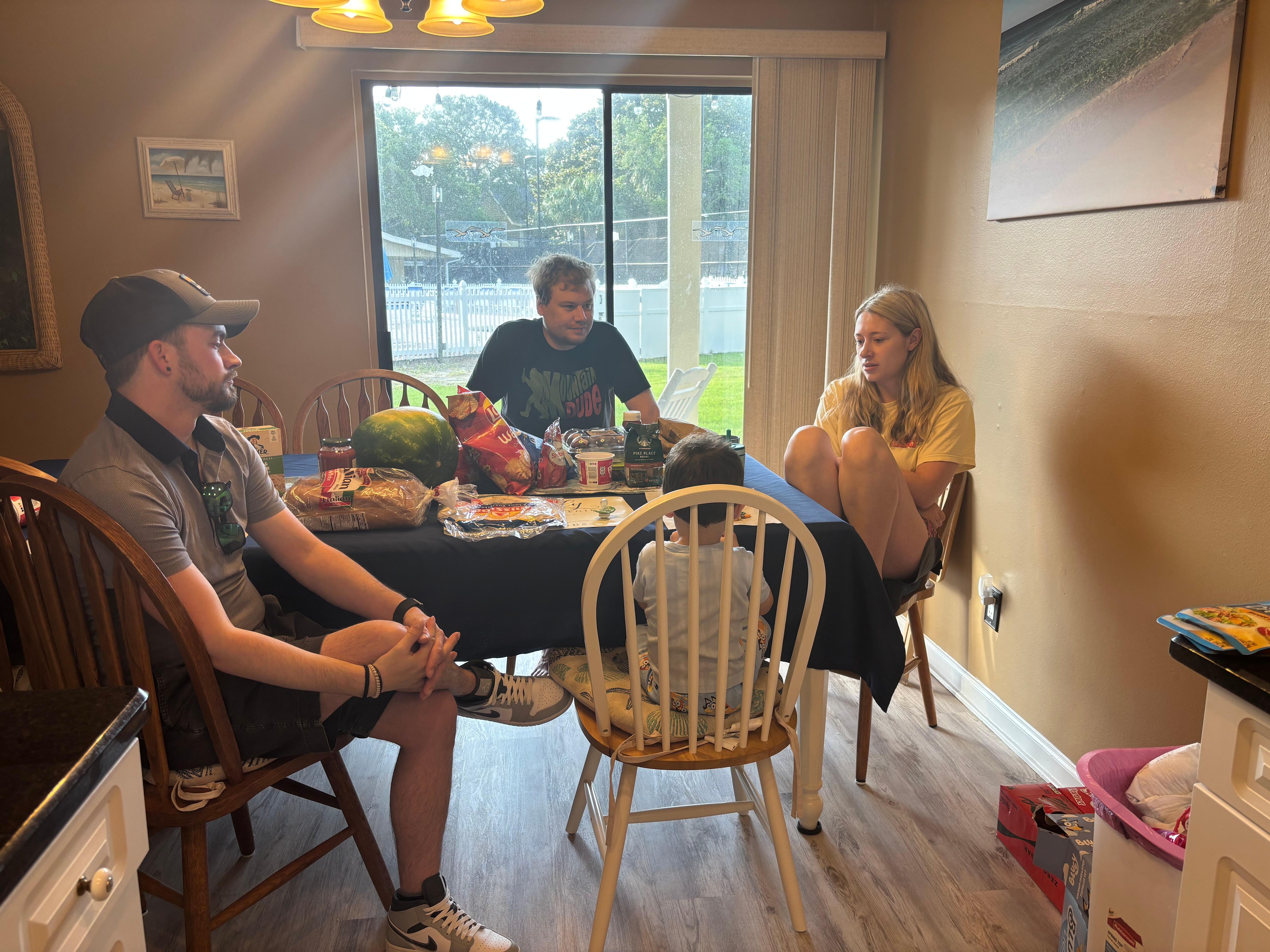 Great size table for family meals. Sliders to nice patio