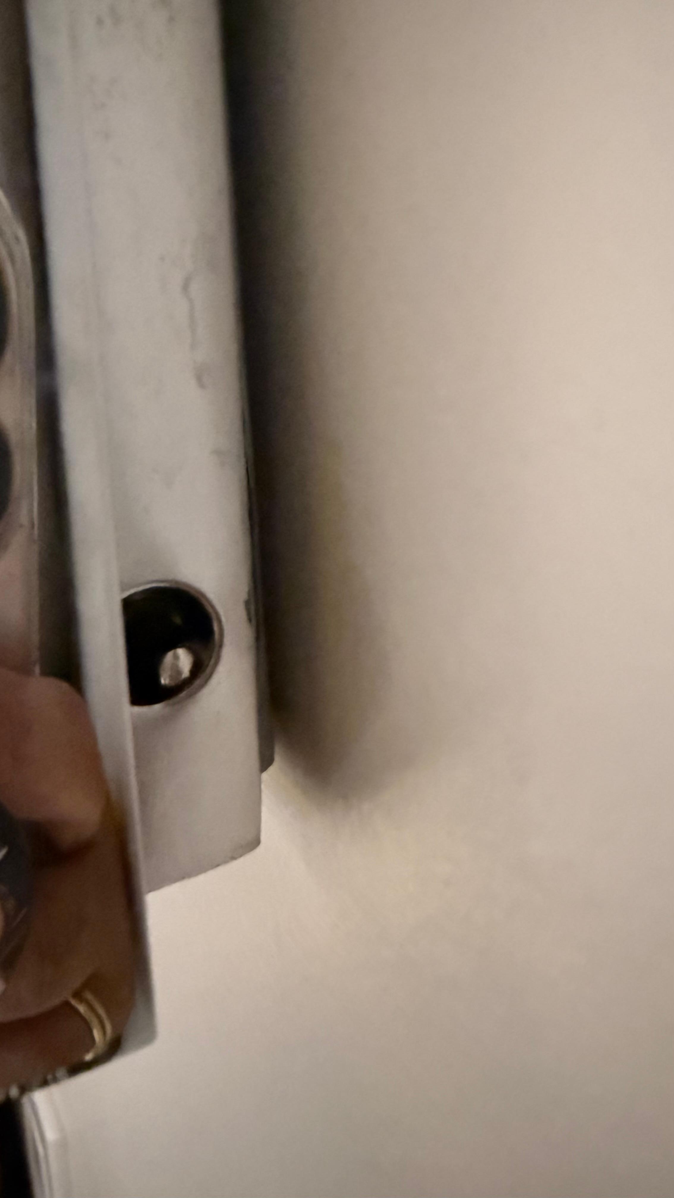 Missing switch to turn the lights off.