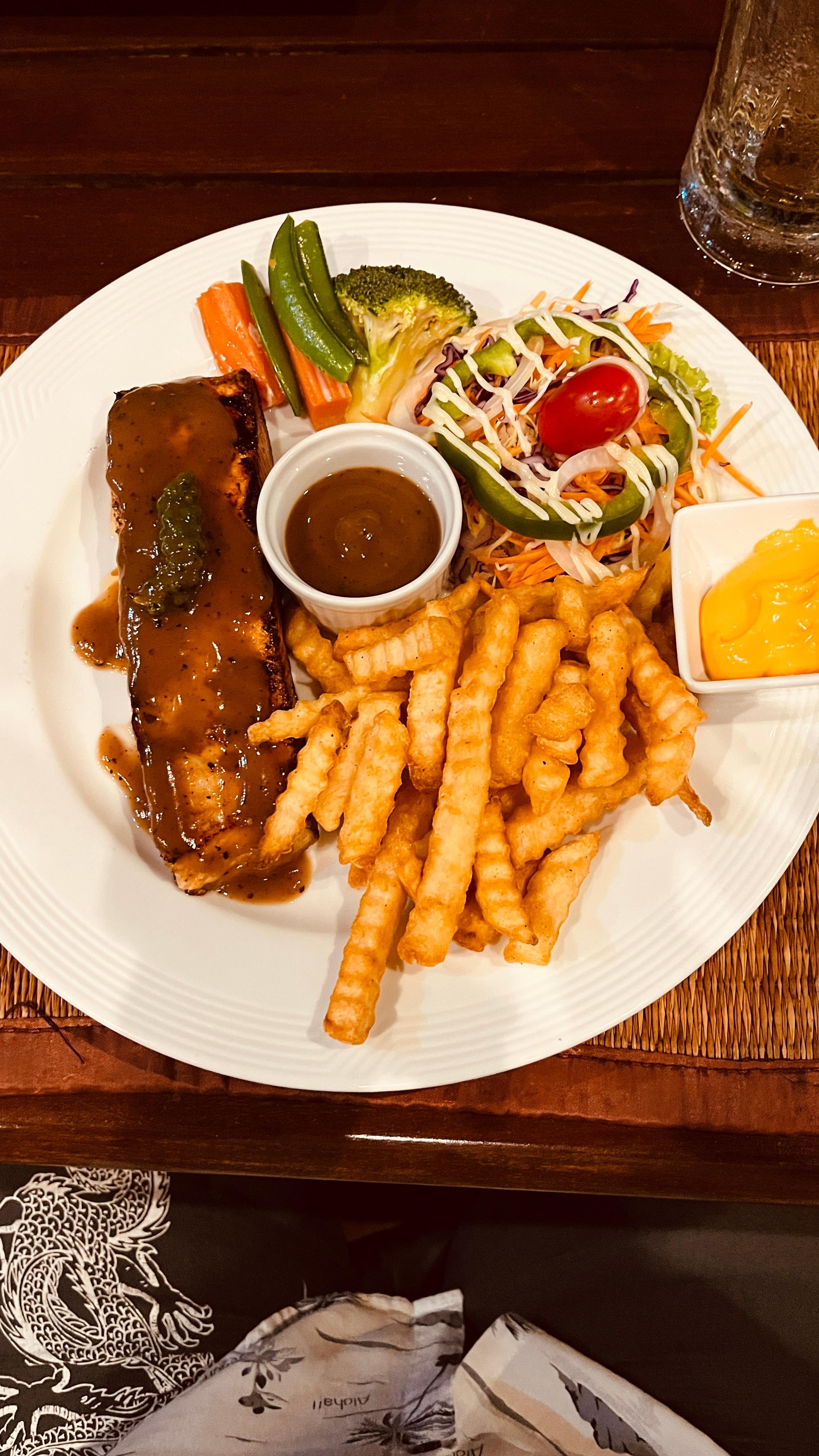 Gegrillter Lachs mit Pfeffersoße